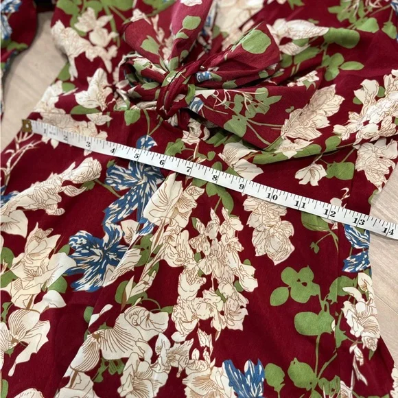 Milk & Honey Wine Floral Plunging Tie-Front Bell Sleeve Romper Size Small - Picture 16 of 16